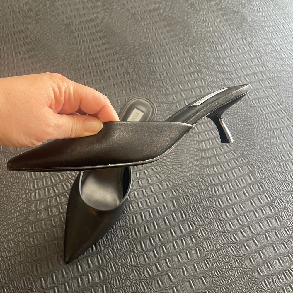 STEVE MADDEN Black Pump 2 Inch Slip on Mule Pointed Toe Leather Upper Size 9